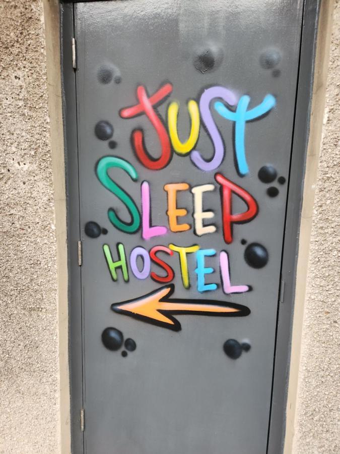 Just Sleep Hostal